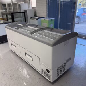 ISLAND FREEZER